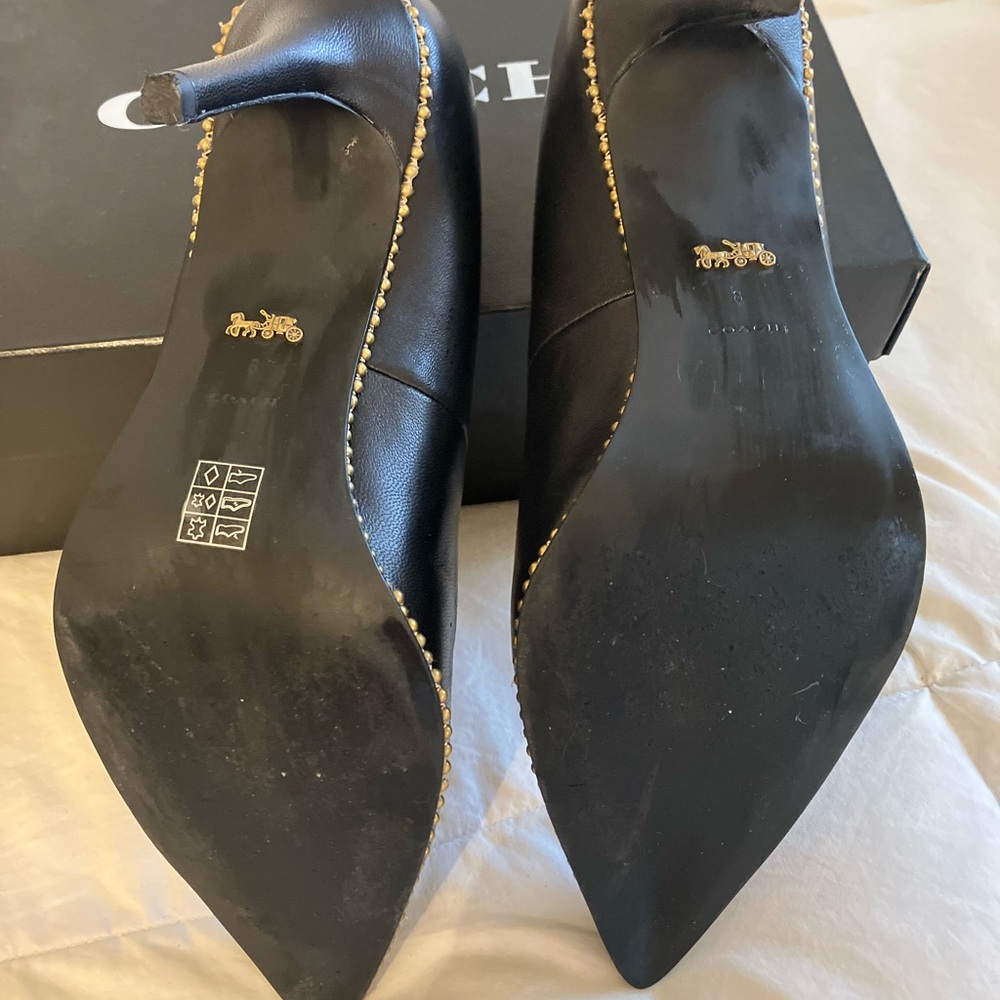 COACH Waverly Signature Pointed-Toe Leather Pumps 8 - Picture 4 of 4